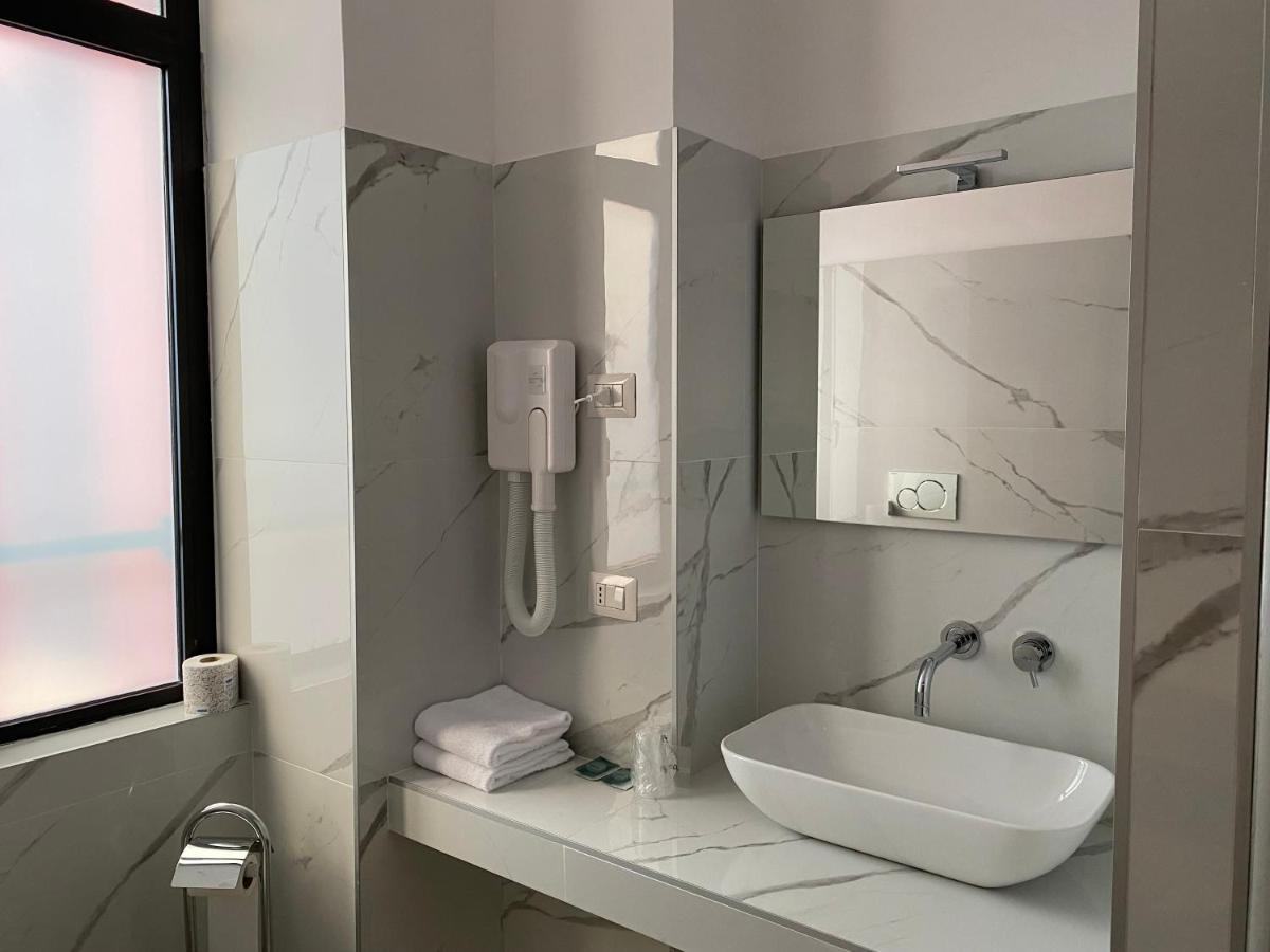 Oasi Village Hotel Mediolan Zewnętrze zdjęcie